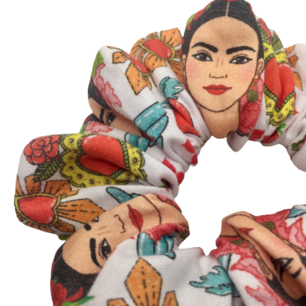Υφασμάτινο λαστιχάκι scrunchie "Frida" - ύφασμα, για τα μαλλιά, frida kahlo, λαστιχάκια μαλλιών - 2