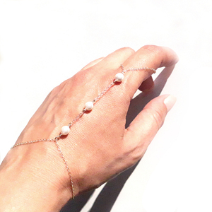 Επίχρυσο βραχιόλι-δαχτυλίδι με πέρλες - αλυσίδες, επιχρυσωμένα, ασήμι 925, πέρλες, χεριού