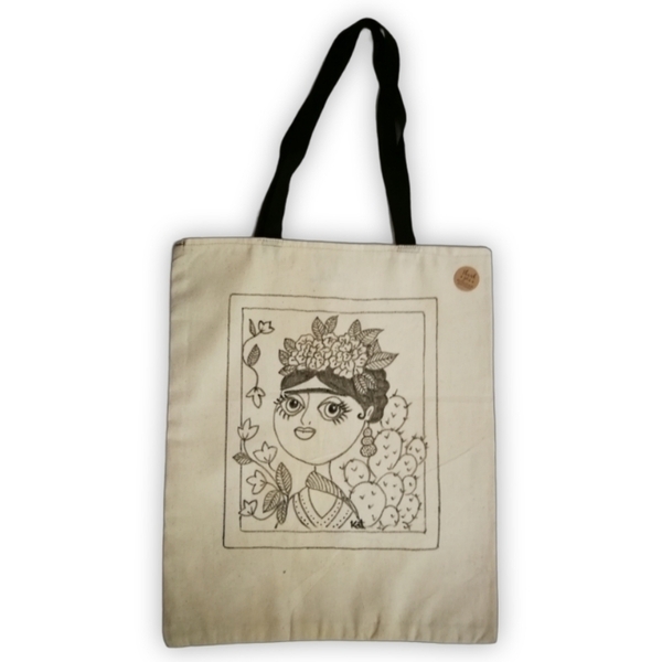 Ζωγραφισμενη οικολογική πάνινη τσάντα 32Χ38εκ , χειροποιητη tote bag, shopper ΦΡΙΝΤΟΥΛΑ ασπρόμαυρη Φρίντα, δωρο για γυναικες και κοριτσια - ύφασμα, ώμου, πάνινες τσάντες