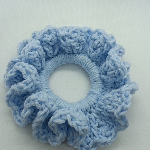 Χειροποίητο πλεκτό scrunchie baby blue χρώμα - λαστιχάκια μαλλιών