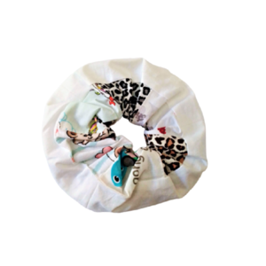 Χειροποίητο scrunchie XL με φάσα σε λευκό χρώμα, patchwork. - κοκκαλάκι, ύφασμα, μαμά, λαστιχάκια μαλλιών
