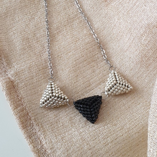 Εντυπωσιακό κολίε miyuki 3d triangles "silver&black" - κοντά, miyuki delica, minimal, γεωμετρικά σχέδια - 2