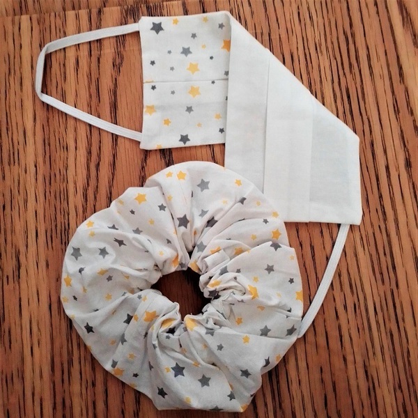 Σετ scrunchie και μάσκα σε βαμβακερό ύφασμα με αστεράκια. - μάσκες προσώπου, λαστιχάκι, για τα μαλλιά, σετ δώρου, αστέρι - 2