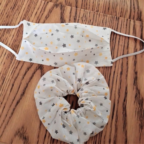 Σετ scrunchie και μάσκα σε βαμβακερό ύφασμα με αστεράκια. - μάσκες προσώπου, λαστιχάκι, για τα μαλλιά, σετ δώρου, αστέρι - 3