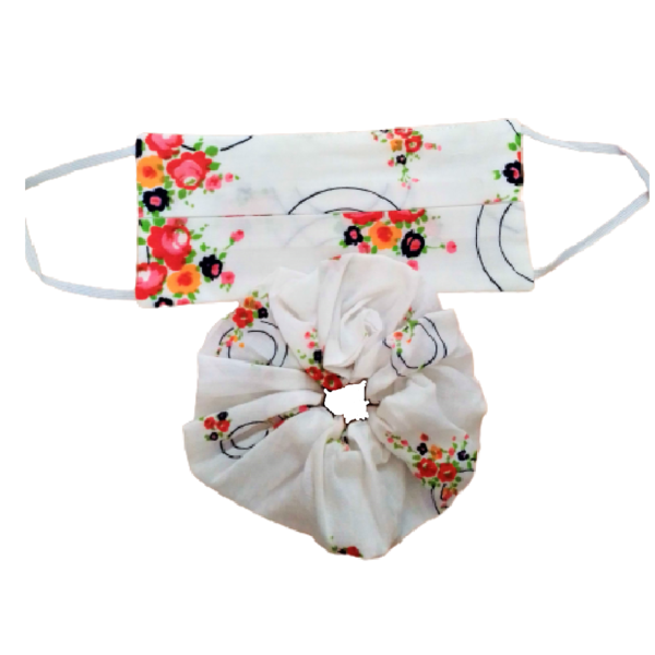 Σετ scrunchie και μάσκα σε λευκό φλοράλ με κόκκινα ανθάκια και σχέδια. - μάσκες προσώπου, statement, λαστιχάκι, σετ δώρου, φλοράλ