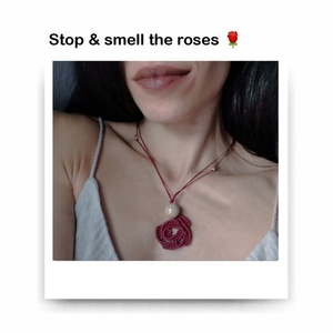 Μακραμέ αυξομειούμενο κρεμαστό μπορντό τριαντάφυλλο με κρύσταλλα, rose, Black Friday - τριαντάφυλλο, μακραμέ, romantic, λουλούδι - 2