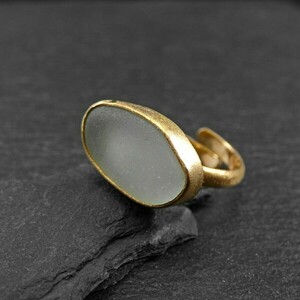 " Oval Seaglass ring" - Xειροποίητο επίχρυσο 18κ ματ δαχτυλίδι με γυαλάκι της θάλασσας. - γυαλί, επιχρυσωμένα, αυξομειούμενα - 3