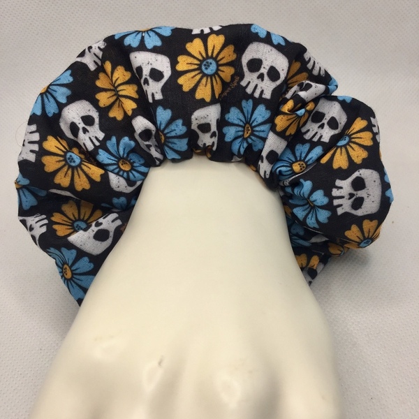 Υφασμάτινο λαστιχάκι scrunchie skulls & flower - ύφασμα, κορίτσι, λουλούδια, λαστιχάκια μαλλιών - 4