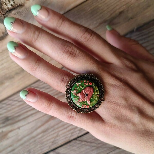 Δαχτυλίδι από πολυμερικό πηλό χειροποίητα σε πράσινο φόντο σχέδιο αλεπου - πηλός, λουλούδι, σετ, αυξομειούμενα, σετ κοσμημάτων - 2