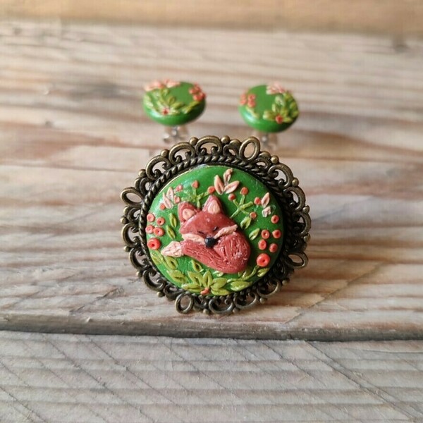 Δαχτυλίδι από πολυμερικό πηλό χειροποίητα σε πράσινο φόντο σχέδιο αλεπου - πηλός, λουλούδι, σετ, αυξομειούμενα, σετ κοσμημάτων - 4
