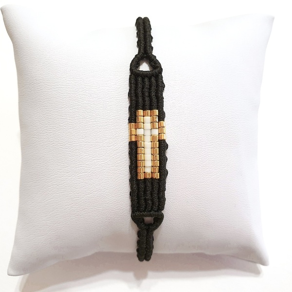 Γυναικείο βραχιόλι χειροποίητο μαύρο με σταυρό από χάντρες MIYUKI σε χρυσό και λευκό χρώμα - σταυρός, μακραμέ, κορδόνια, miyuki delica, αυξομειούμενα - 2
