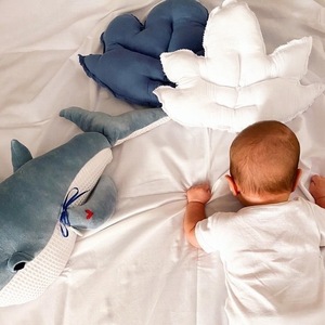 Σετ για νεογέννητο,μαξιλάρι φάλαινα 50 εκατ. μήκος και 3 μαξιλάρια φύλλα. - αγόρι, δώρο για νεογέννητο, προίκα μωρού, σετ δώρου - 5