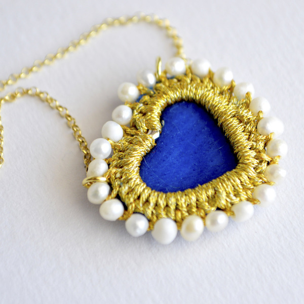 Κολιέ sacred heart μπλε με μαργαριτάρια - ύφασμα, επιχρυσωμένα, ασήμι 925, καρδιά, πέρλες, μενταγιόν