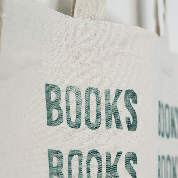 μεγάλη tote bag βαμβακερή τσάντα ώμου τυπωμένη στο χέρι | τύπωμα χαρακτικής σε λινόλεουμ| σχέδιο "books" - ώμου, μεγάλες, all day, tote, πάνινες τσάντες - 3