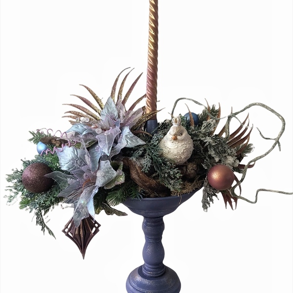Χριστουγεννιάτικο επιτραπέζιο κηροπήγιο με λουλούδια Αλεξανδρινού , στολίδια, πουλάκι - διακοσμητικά