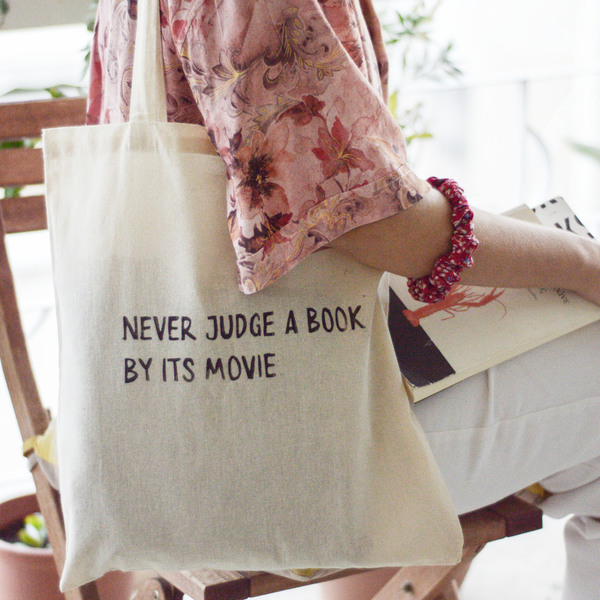 tote bag βαμβακερή τσάντα ώμου τυπωμένη στο χέρι | τύπωμα χαρακτικής σε λινόλεουμ | σχέδιο "never judge" - ύφασμα, ώμου, all day, tote, πάνινες τσάντες - 2