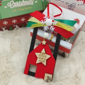 Ξύλινο σπιτάκι Γούρι 2024 "Καλή Χρονιά νονέ και νονά" 12cm - νονά, χριστουγεννιάτικα δώρα, δώρο για νονό, στολίδια - 3