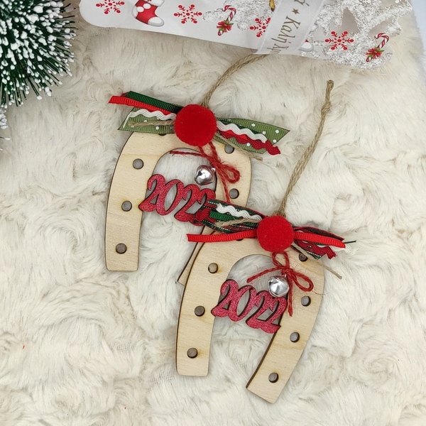 Κρεμαστό ξύλινο Γούρι 2022 πέταλο με κουδουνάκι 9cm - ξύλο, χριστουγεννιάτικα δώρα, γούρια - 5