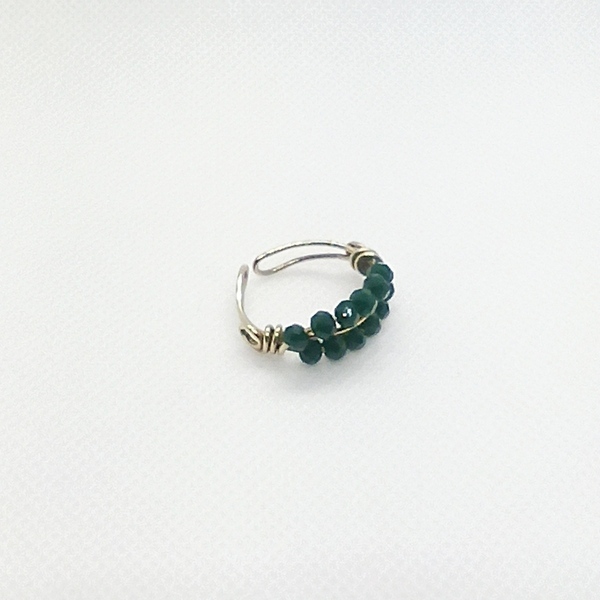 Δαχτυλίδι με πράσινα κρυσταλλάκια - αλπακάς, χάντρες, αυξομειούμενα