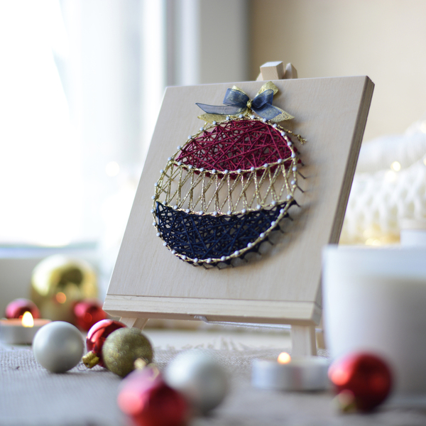 Διακοσμητικό με χριστουγεννιάτικη μπάλα σε καβαλέτο 15x15cm - νήμα, δώρο, διακοσμητικά, χριστούγεννα, μπάλες - 2