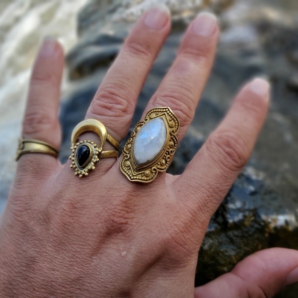 Ορειχάλκινο δαχτυλίδι με Φεγγαρόπετρα - ημιπολύτιμες πέτρες, ορείχαλκος, boho, σταθερά, μεγάλα