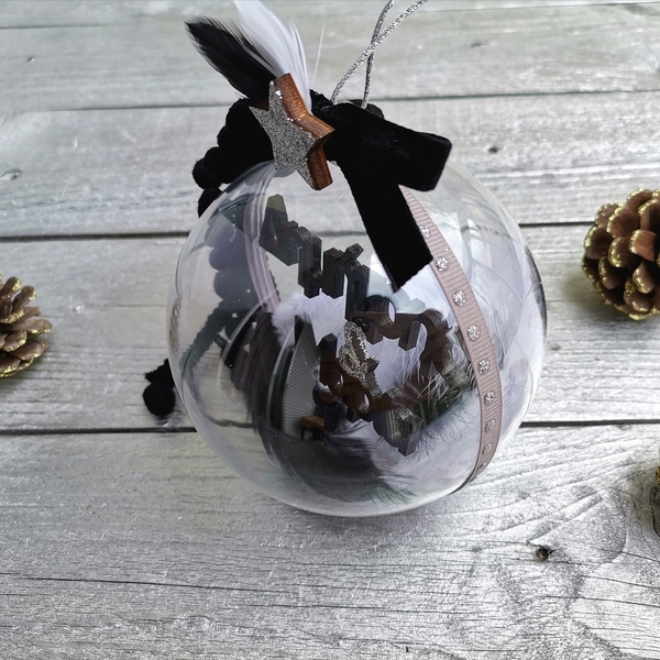 Χριστουγεννιάτικη μπάλα 10cm με ονόματα και φτερά ασπρόμαυρα - βελούδο, χριστουγεννιάτικα δώρα, στολίδια, προσωποποιημένα, μπάλες - 3