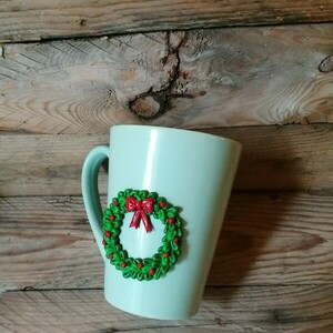 Χριστουγεννιάτικη Χειροποίητη τρισδιάστατη κούπα με πολυμερικό πηλό σχέδιο Στεφάνι - πηλός, χριστουγεννιάτικα δώρα, κούπες & φλυτζάνια, είδη κουζίνας - 3
