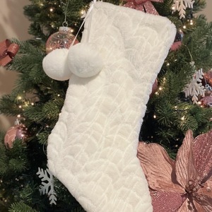 Χριστουγεννιάτικη άσπρη καλτσα από γούνα πολυτελειας - διακοσμητικά, κολοκύθα, μπάλες