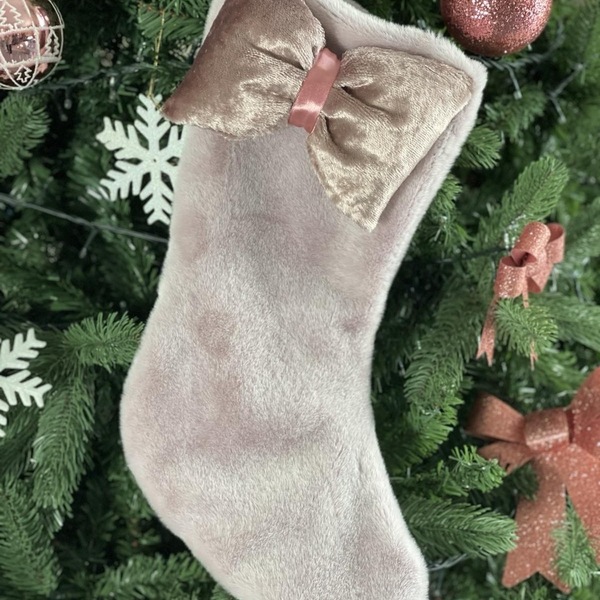 Χριστουγεννιάτικη ροζ κάλτσα από γούνα πολυτελείας - διακοσμητικά, κολοκύθα, μπάλες