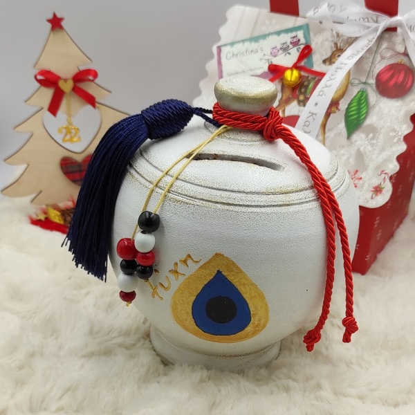 Χειροποίητο γούρι πήλινος λευκός κουμπαράς 15x13cm με μάτι και φούντα - γούρι, πηλός, κουμπαράδες, χριστουγεννιάτικα δώρα, γούρια - 5