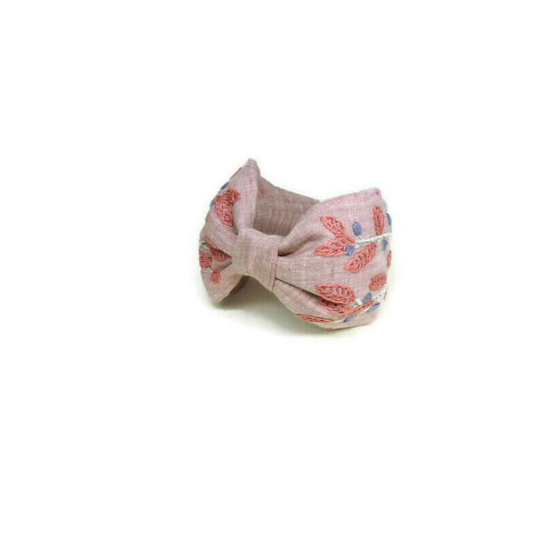 Χειροποίτη φλοράλ στέκα με κέντημα στο χέρι σε ροζ λινό ύφασμα / Handmade floral embroidery headband in rose linen cloth . - ύφασμα, για τα μαλλιά, στέκες - 2