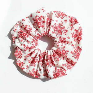 Red flower scrunchie - λαστιχάκια μαλλιών