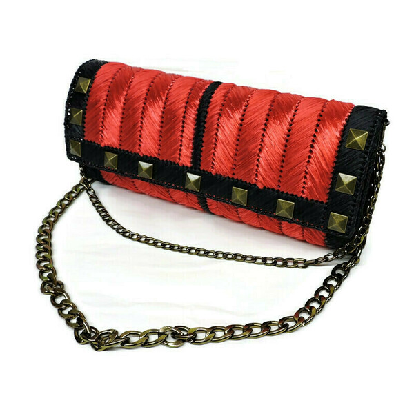 Χειροποίητη τσάντα φάκελος clutch σε κόκκινο και μαύρο χρώμα με νήμα φυσική ψάθα . - clutch, ώμου, ψάθα, βραδινές, μικρές