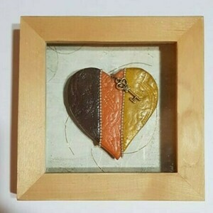 ξυλινο καδρακι με μια καρδια απο πολυμερικο πηλο - πίνακες & κάδρα, πηλός, διακοσμητικά, αγ. βαλεντίνου