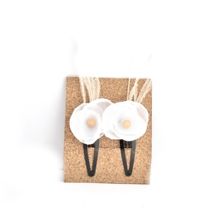 Hair clips με λευκά λουλουδάκια - δώρο, ιδεά για δώρο, αξεσουάρ μαλλιών, hair clips