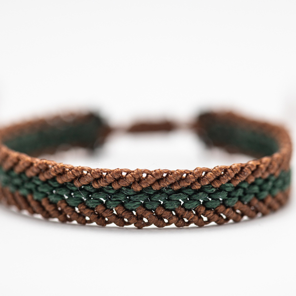 Unisex καφέ και πράσινο βραχιόλι μακραμε - brown and green macrame bracelet - ύφασμα, μακραμέ, boho, χεριού, αυξομειούμενα