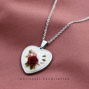 Heart made of flowers | Χειροποίητο ατσάλινο μεταγιόν σε σχήμα καρδιάς με λουλούδια από πολυμερικό πηλό (ατσάλι, πηλός) (40εκ. + 5εκ. αυξομειώση) - charms, καρδιά, λουλούδι, ατσάλι, αγ. βαλεντίνου - 2