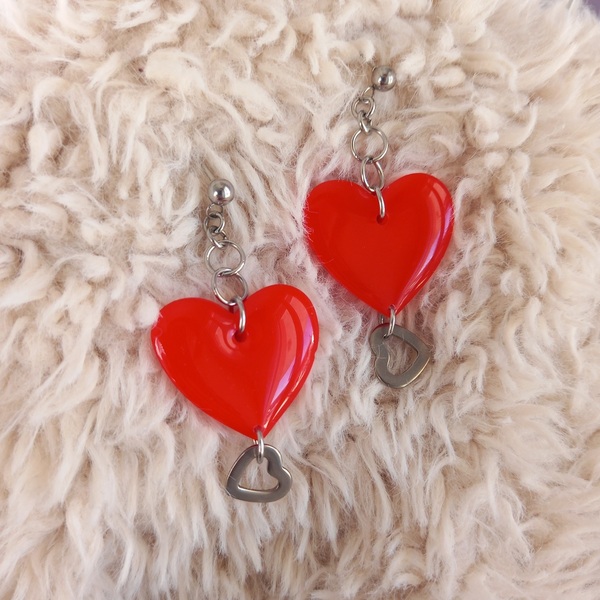 Σκουλαρίκια με καρδιές από υγρό γυαλί και ατσάλινα μεταλλικά στοιχεία . - γυαλί, καρδιά, romantic, ατσάλι, κρεμαστά - 2