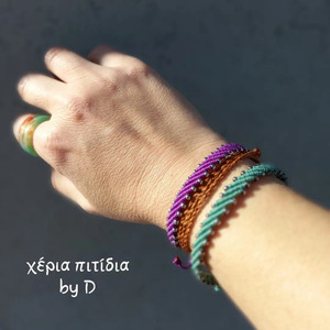 Μακραμέ μωβ βραχιόλι χεριού μεταλλικές χάντρες. Macrame purple bracelet with metalic beads. - μακραμέ, κορδόνια, boho, χεριού, αυξομειούμενα - 3