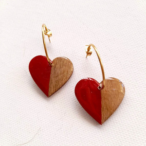 Ξύλινα κρεμαστά σκουλαρίκια " Καρδιές"! - ξύλο, γυαλί, καρδιά, κρίκοι, αγ. βαλεντίνου