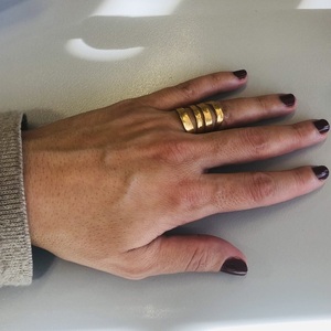 Γυναικείο πολύσειρο επίχρυσο 24Κ δαχτυλίδι από ορείχαλκο αυξομειούμενο 2,2Χ2,5 εκ. - επιχρυσωμένα, ορείχαλκος, γεωμετρικά σχέδια, Black Friday, αυξομειούμενα - 5