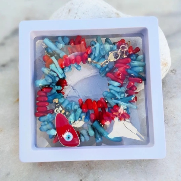 Κολιέ με μπλε και κόκκινα κοράλλια μικρά. - ημιπολύτιμες πέτρες, τσόκερ, μάτι, κοντά, ατσάλι - 3