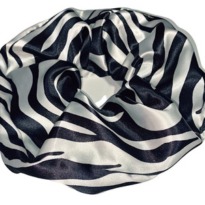 Scrunchie λαστιχάκι μαλλιών XXL size “Zebra” - ύφασμα, λαστιχάκια μαλλιών