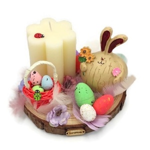 Πασχαλινή Σύνθεση με κεραμικό Λαγό, διακοσμητικά και ιβουάρ κερί σε σχήμα λουλουδιού, πάνω σε κορμό ξύλου - διακοσμητικά, πασχαλινά δώρα