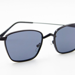 Γυαλιά ηλίου μεταλλικά σε ασημί χρώμα με 100% UV προστασία από τον ήλιο - αλυσίδες, γυαλιά ηλίου, κορδόνια γυαλιών, θήκες γυαλιών - 4