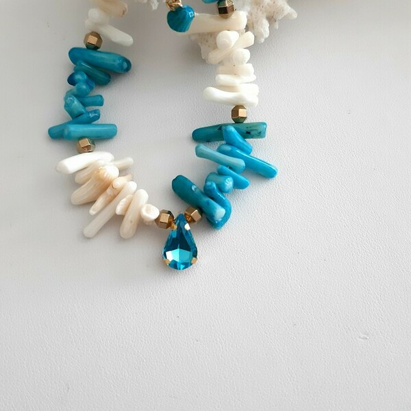 Βραχιόλι με κοράλλια τσιπς τιρκουάζ/λευκό. - ημιπολύτιμες πέτρες, charms, μαμά, ατσάλι, χεριού - 5
