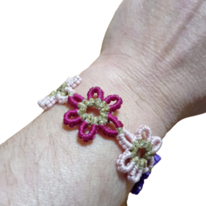Βραχιόλι Μακραμέ με Λουλούδια (Φούξια-Ρόζ-Μώβ) - μακραμέ, κορδόνια, χεριού, αυξομειούμενα, δώρα για γυναίκες - 2