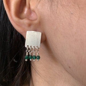 Καρφωτά χειροποίητα σκουλαρίκια από ασήμι 925 σε τετράγωνο σχήμα στολισμένα με μικρές στρογγυλές ημιπολύτιμες πέτρες πράσινος νεφρίτης - ασήμι 925, επάργυρα, καρφωτά, κρεμαστά - 3