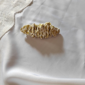 Χειροποίητη υφασματινη scrunchie μπαρετα μαλλιών κοκαλάκι με χρυσά λουλουδια 1τμχ 8cm - ύφασμα, vintage, δώρα για γυναίκες, hair clips - 2
