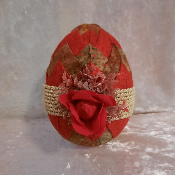 Διακοσμητικό Πασχαλινό αυγό από ύφασμα, σε κόκκινο και χρυσό χρώμα με ύψος 12cm - διακοσμητικά, πασχαλινά αυγά διακοσμητικά, πασχαλινή διακόσμηση, πασχαλινά δώρα - 2